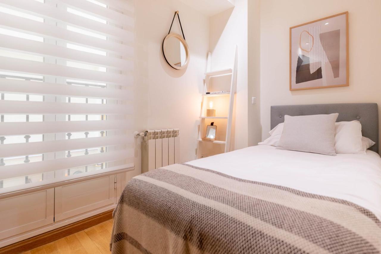 Amazing apartment in Huertas Madrid Buitenkant foto